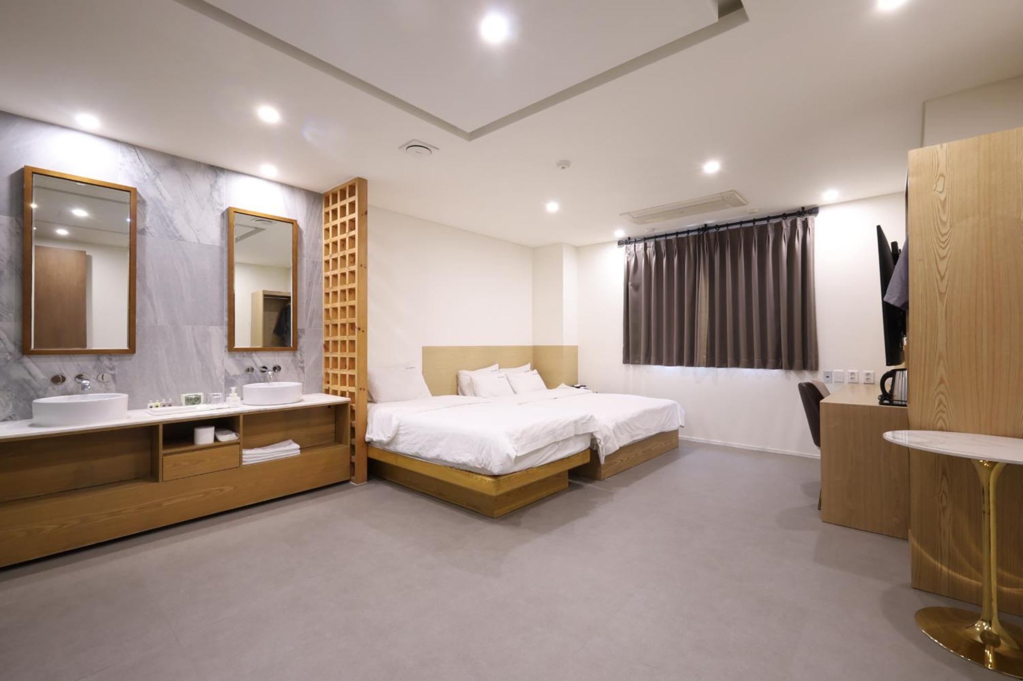 Trt Hotel Busan Exterior photo
